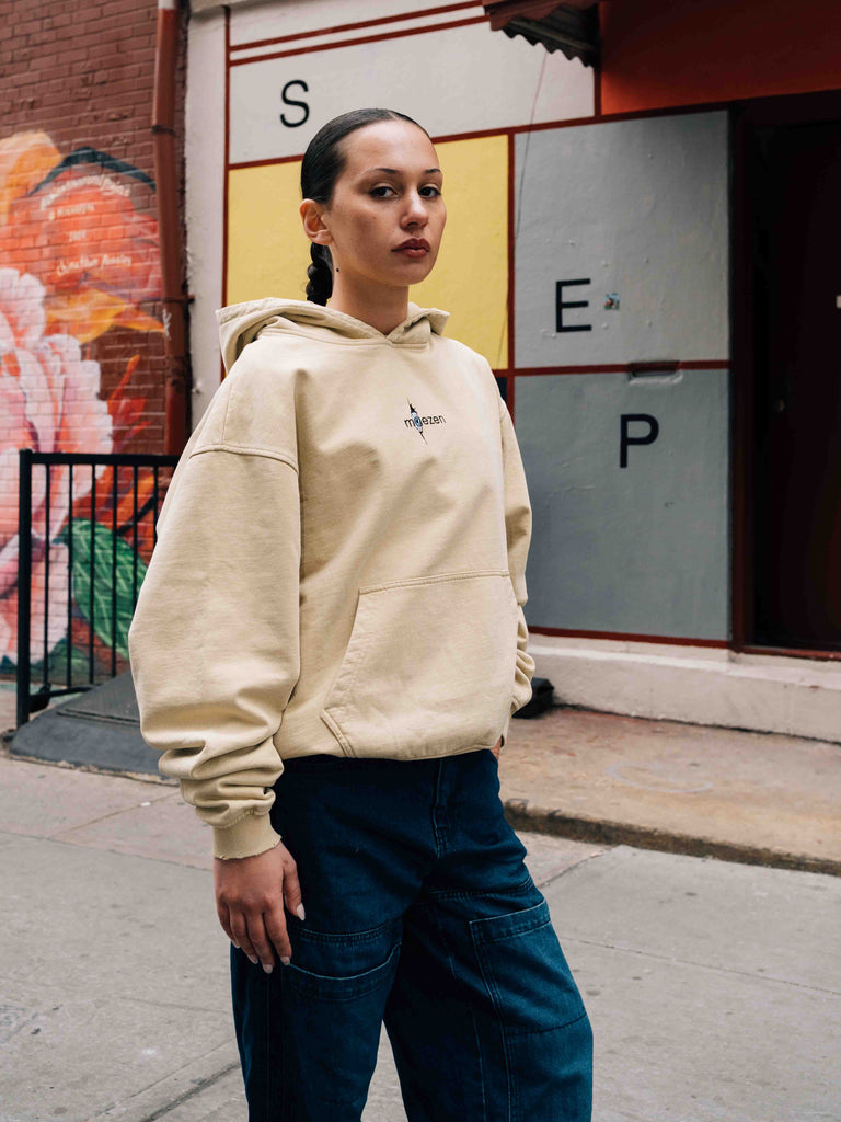 Golden Blood | Hoodie Sand - maezen