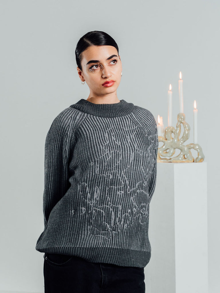 Tau | Reversible Knitted Sweater Dark Grey - maezen
