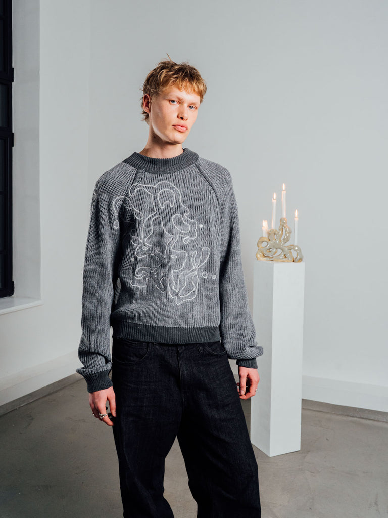 Tau | Reversible Knitted Sweater Dark Grey - maezen