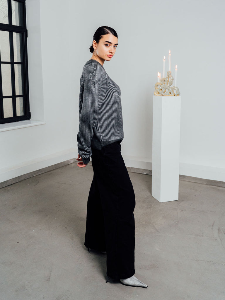 Tau | Reversible Knitted Sweater Dark Grey - maezen