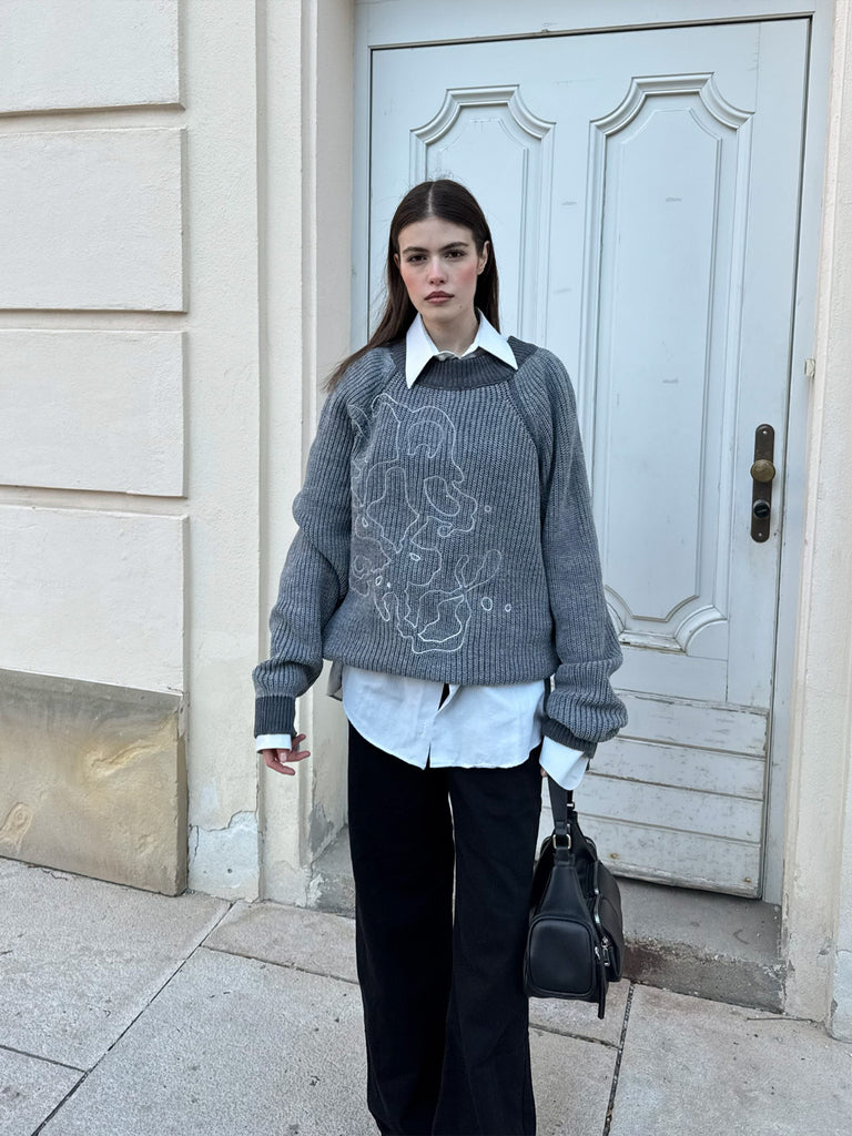 Tau | Reversible Knitted Sweater Dark Grey - maezen