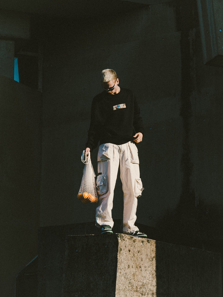 Fresh Orange | Sweater Black - maezen